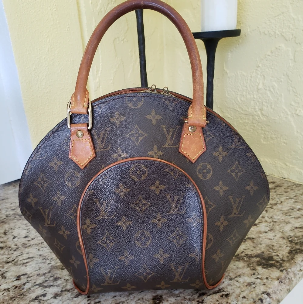 Louis Vuitton Monogram Ellipse PM - Picture 2 of 9